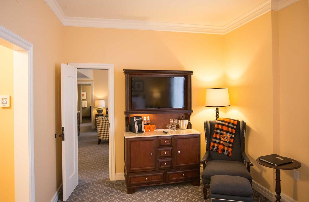 The Atherton Hotel At Osu Stillwater Room photo